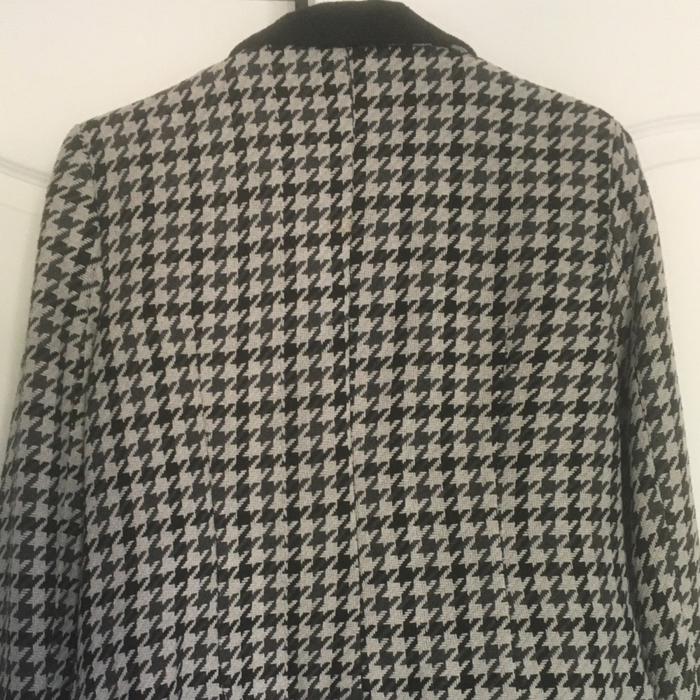 Blazer - Picture 3 of 3